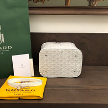 Load image into Gallery viewer, MUSE VANITY CASE (WHITE)