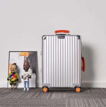 Load image into Gallery viewer, CLASSIC CABIN 36L SILVER (ORANGE HANDLE)