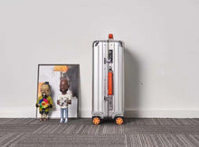 Load image into Gallery viewer, CLASSIC CABIN 36L SILVER (ORANGE HANDLE)