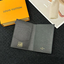 Load image into Gallery viewer, LOUIS VACATION PASSPORT HOLDER (BLACK)