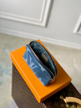 Load image into Gallery viewer, LOUIS POCHETTE COSMETIQUE PM (DENIM)