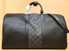 Load image into Gallery viewer, LOUIS KEEPALL BANDOULIERE 50 MONOGRAM TAIGA (BLACK)