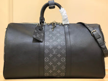 Load image into Gallery viewer, LOUIS KEEPALL BANDOULIERE 50 MONOGRAM TAIGA (BLACK)