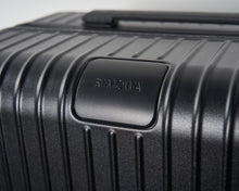 Load image into Gallery viewer, ESSENTIAL CHECK-IN M 60L (MATTE BLACK)