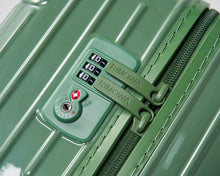 Load image into Gallery viewer, ESSENTIAL CABIN 36L (GLOSS PINE GREEN)