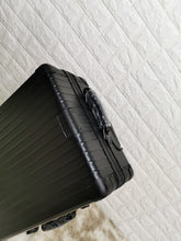 Load image into Gallery viewer, CLASSIC CABIN 36L (BLACK)