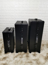 Load image into Gallery viewer, CLASSIC CABIN 36L (BLACK)