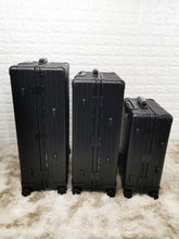 Load image into Gallery viewer, CLASSIC CABIN 36L (BLACK)