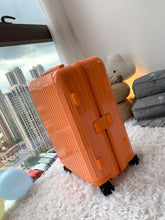 Load image into Gallery viewer, ESSENTIAL CABIN 36L (GLOSS ORANGE)