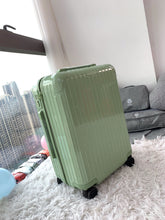 Load image into Gallery viewer, ESSENTIAL CABIN 36L (GLOSS MINT GREEN)
