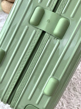 Load image into Gallery viewer, ESSENTIAL CABIN 36L (GLOSS MINT GREEN)