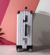 Load image into Gallery viewer, RIMOWA X FENDI 36L (SILVER)