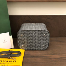 Load image into Gallery viewer, MUSE VANITY CASE (GREY)