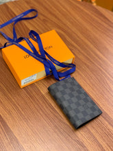 Load image into Gallery viewer, LOUIS CLASSIC DAMIER GRAPHITE PASSPORT HOLDER (BLACK)