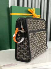 Load image into Gallery viewer, JOUVENCE MM TOILETRY BAG (BLACK)