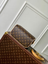 Load image into Gallery viewer, LOUIS TOILETRY MONOGRAM