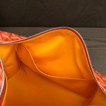 Load image into Gallery viewer, BOWLING 25 VANITY CASE (ORANGE)