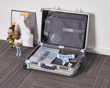 Load image into Gallery viewer, CLASSIC CABIN 36L SILVER (NAVY HANDLE)