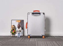 Load image into Gallery viewer, CLASSIC CABIN 36L SILVER (ORANGE HANDLE)