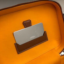 Load image into Gallery viewer, MUSE VANITY CASE (BLACK TAN)