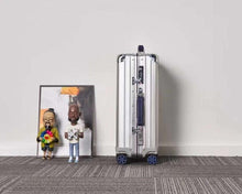 Load image into Gallery viewer, CLASSIC CABIN 36L SILVER (NAVY HANDLE)