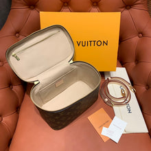 Load image into Gallery viewer, LOUIS NICE BB CASE MONOGRAM (BROWN)