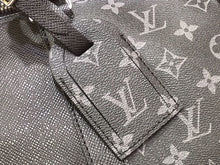 Load image into Gallery viewer, LOUIS KEEPALL BANDOULIERE 50 MONOGRAM TAIGA (BLACK)