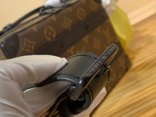 Load image into Gallery viewer, LOUIS HANDLE SOFT TRUNK BAG (BROWN)