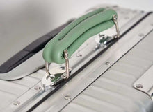 Load image into Gallery viewer, CLASSIC CABIN 36L SILVER (GREEN HANDLE)