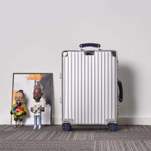 Load image into Gallery viewer, CLASSIC CABIN 36L SILVER (NAVY HANDLE)