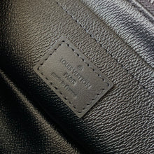 Load image into Gallery viewer, LOUIS TOILETRY MONOGRAM (BLACK)