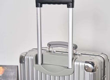 Load image into Gallery viewer, CLASSIC CABIN 36L SILVER (GREY HANDLE)
