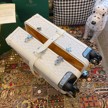 Load image into Gallery viewer, BOURGET PM TROLLEY CASE 36L (WHITE)