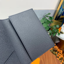 Load image into Gallery viewer, LOUIS CLASSIC DAMIER GRAPHITE PASSPORT HOLDER (BLACK)