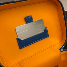 Load image into Gallery viewer, MUSE VANITY CASE (BLUE)