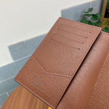 Load image into Gallery viewer, LOUIS CLASSIC MONOGRAM PASSPORT HOLDER (BROWN)