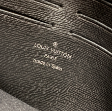 Load image into Gallery viewer, LOUIS CHECKERED POUCH (BLACK)