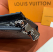 Load image into Gallery viewer, LOUIS MONOGRAM POUCH (BLACK)