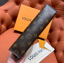 Load image into Gallery viewer, LOUIS MONOGRAM POUCH (BROWN)