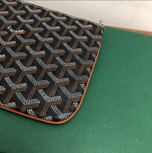 Load image into Gallery viewer, SENAT PM POUCH (BLACK TAN)