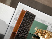 Load image into Gallery viewer, GRENELLE PASSPORT HOLDER (BLACK TAN)