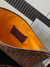 Load image into Gallery viewer, SENAT GM POUCH (BURGUNDY)