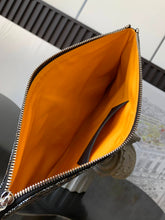 Load image into Gallery viewer, SENAT MM POUCH (BLACK)