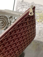 Load image into Gallery viewer, SENAT MM POUCH (BURGUNDY)