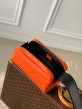 Load image into Gallery viewer, LOUIS DOPP KIT (TANGERINE)