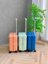 Load image into Gallery viewer, ESSENTIAL CABIN 36L (GLOSS PAPAYA ORANGE)