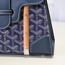 Load image into Gallery viewer, SAIGON STRUCTURE MINI BAG (NAVY)