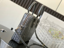 Load image into Gallery viewer, AMBASSADE MM DOCUMENT CASE (GREY)