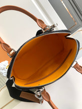 Load image into Gallery viewer, VENDOME BAG (BLACK TAN)