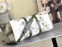Load image into Gallery viewer, LOUIS KEEPALL BANDOULIERE 45 (WHITE AND GREEN)